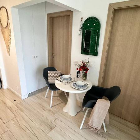 White Tower Mamaia - Private Apartment Extérieur photo