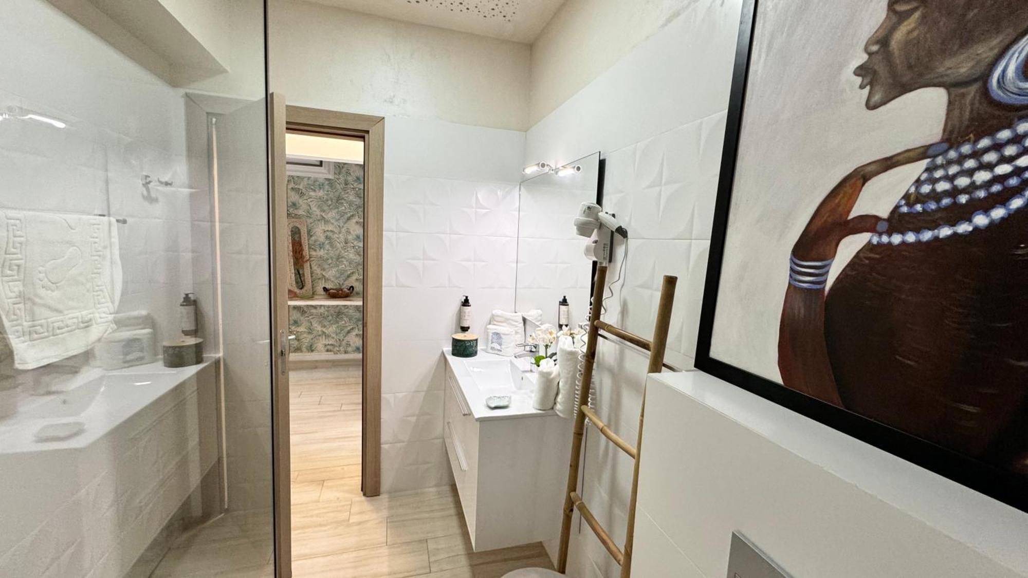 White Tower Mamaia - Private Apartment Extérieur photo