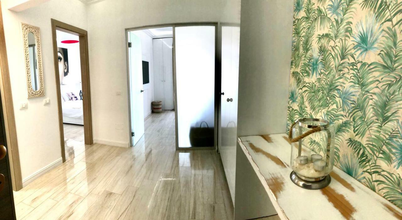 White Tower Mamaia - Private Apartment Extérieur photo