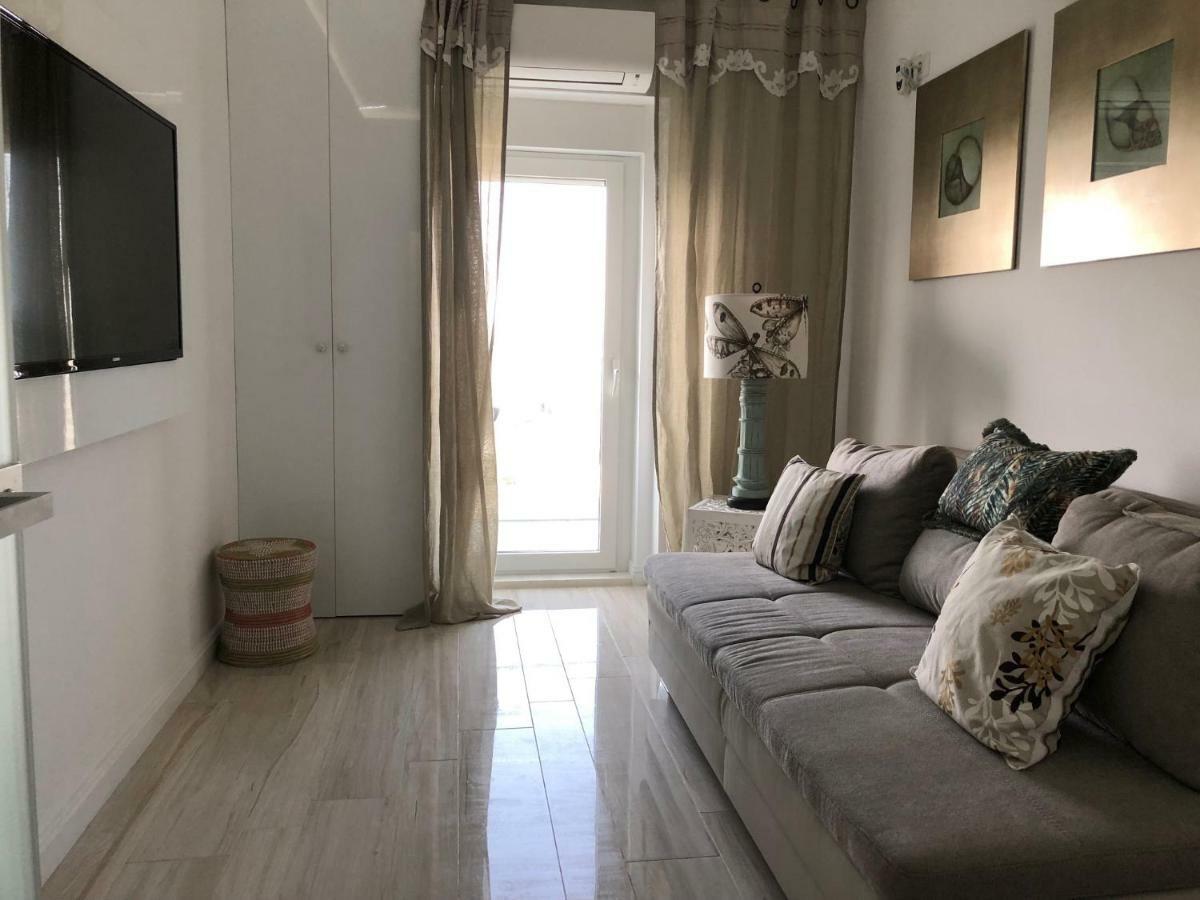 White Tower Mamaia - Private Apartment Extérieur photo