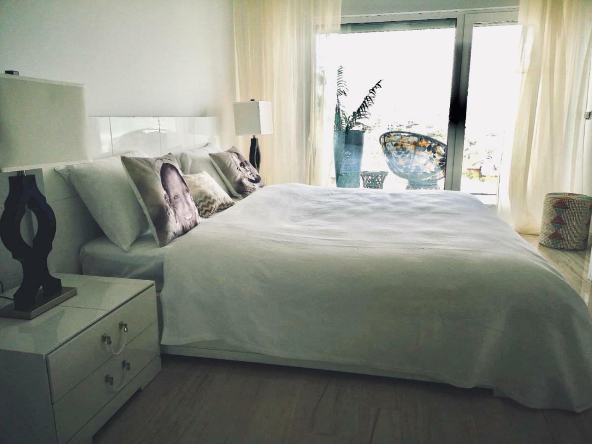 White Tower Mamaia - Private Apartment Extérieur photo