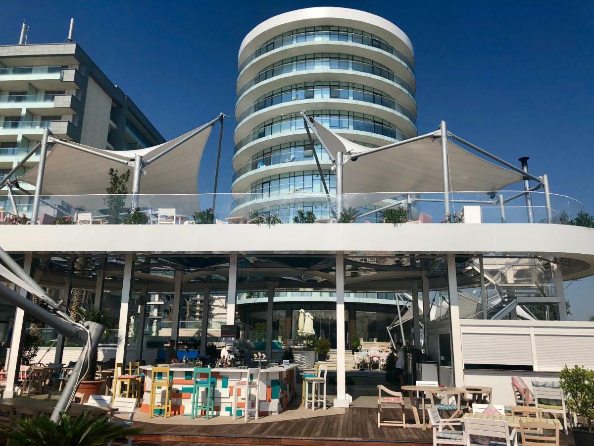 White Tower Mamaia - Private Apartment Extérieur photo